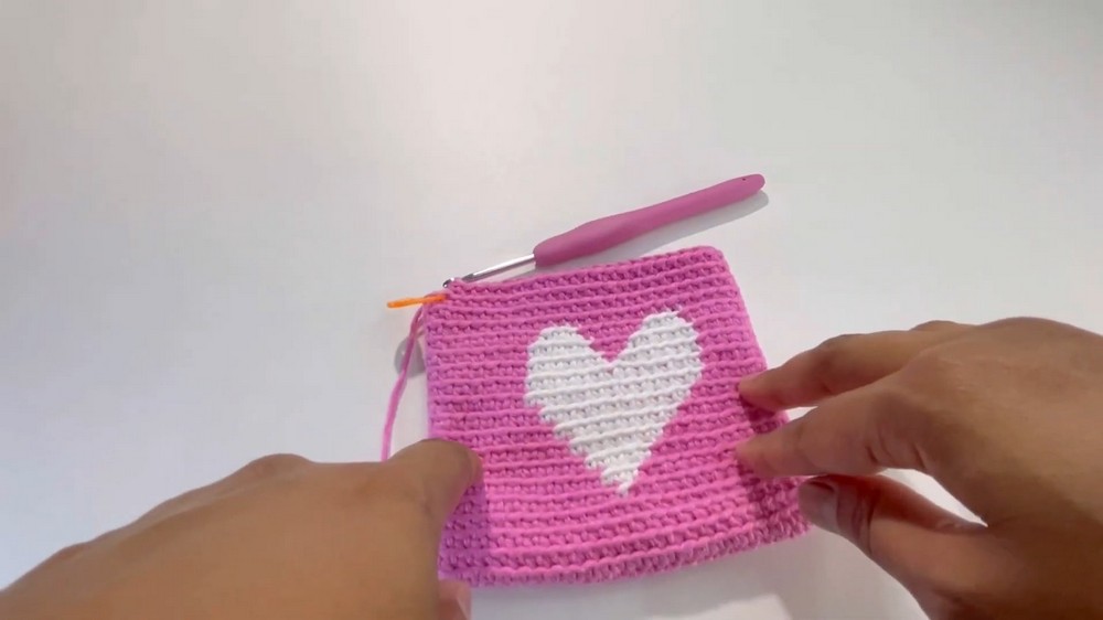 Crochet Pouch With Heart Pattern
