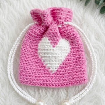 Crochet Pouch With Heart Pattern