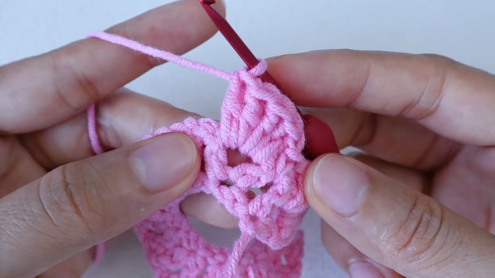 Crochet Beautiful Rose Pot Pattern