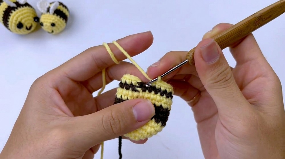 Crochet Bee Amigurumi Pattern 3