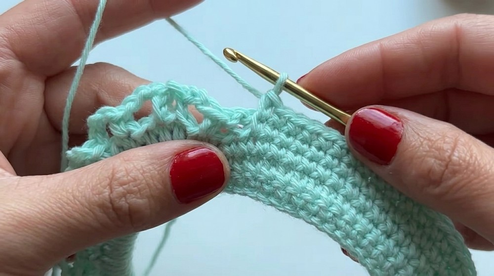 Crochet Floral Scrunchie Pattern 1