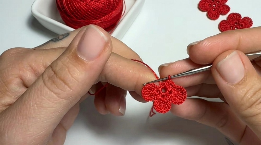 Crochet Flower Earrings Pattern 3