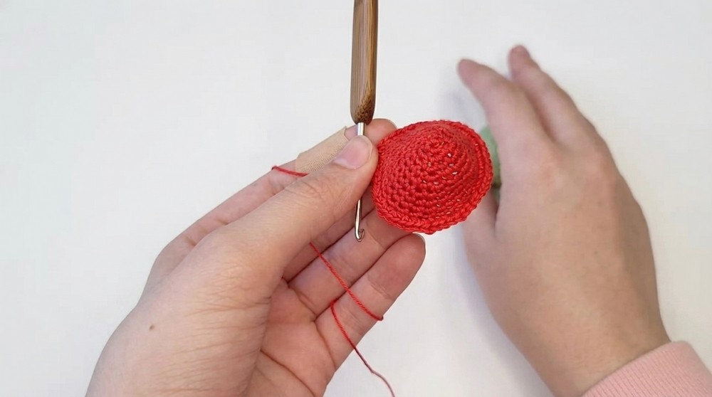 Crochet Strawberry Mini Hat Pattern 3