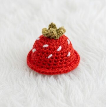 Crochet Strawberry Mini Hat Pattern 5