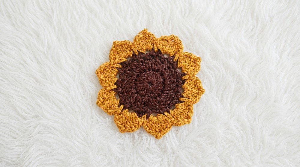 Crochet Sunflower Coaster Pattern 4