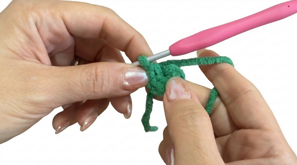 Crochet Tulip Keychain Pattern 1