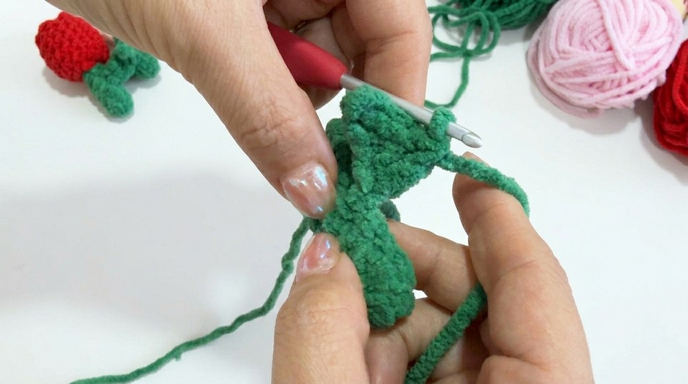 Crochet Tulip Keychain Pattern 2