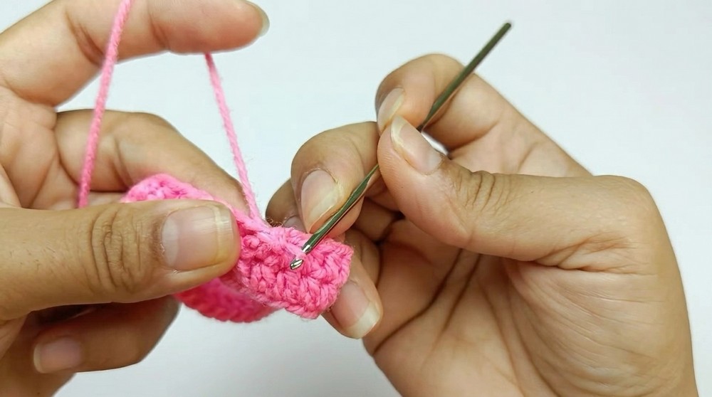 Crochet Ball Keychain Pattern 1