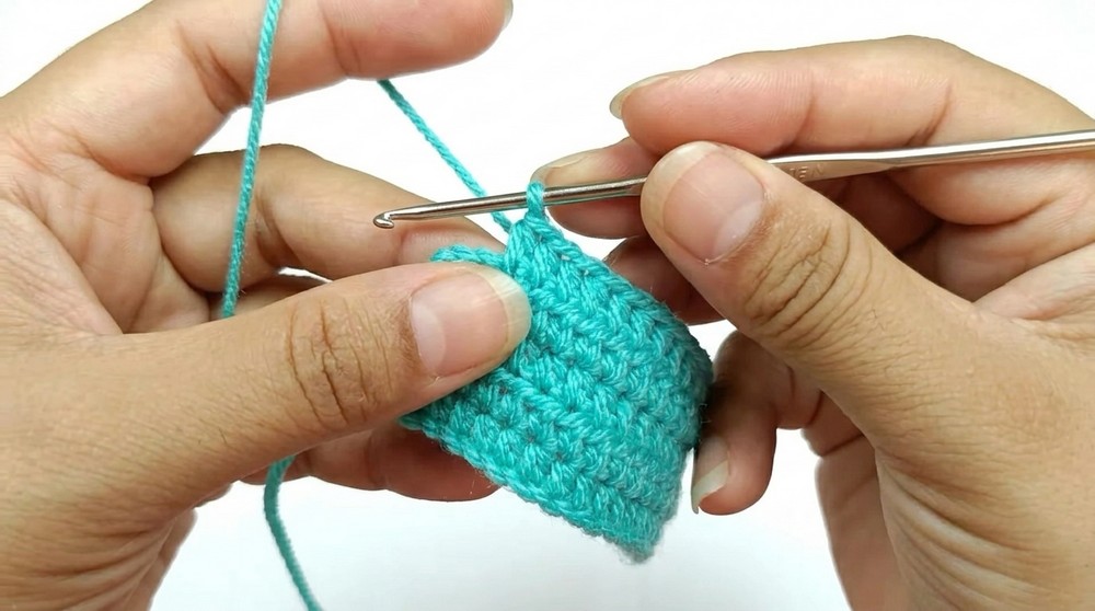 Crochet Ball Keychain Pattern 2