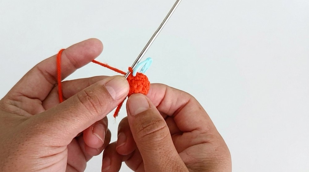 Crochet Carrot With Holding Book Pattern 1