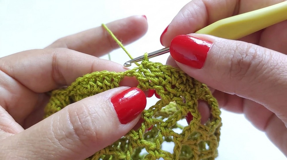 Crochet Christmas Ornament Pattern 3