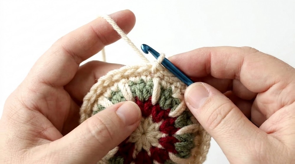 Crochet Christmas Ornament Pattern 3