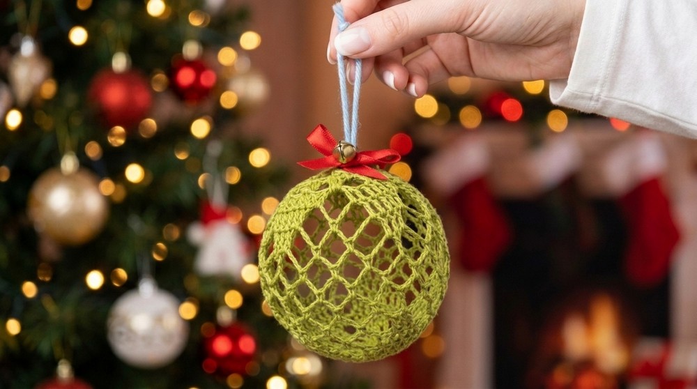 Crochet Christmas Ornament Pattern 4