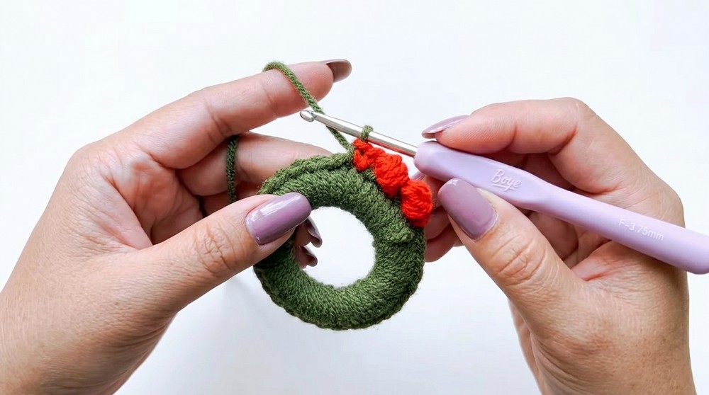 Crochet Christmas Wreath Pattern 2