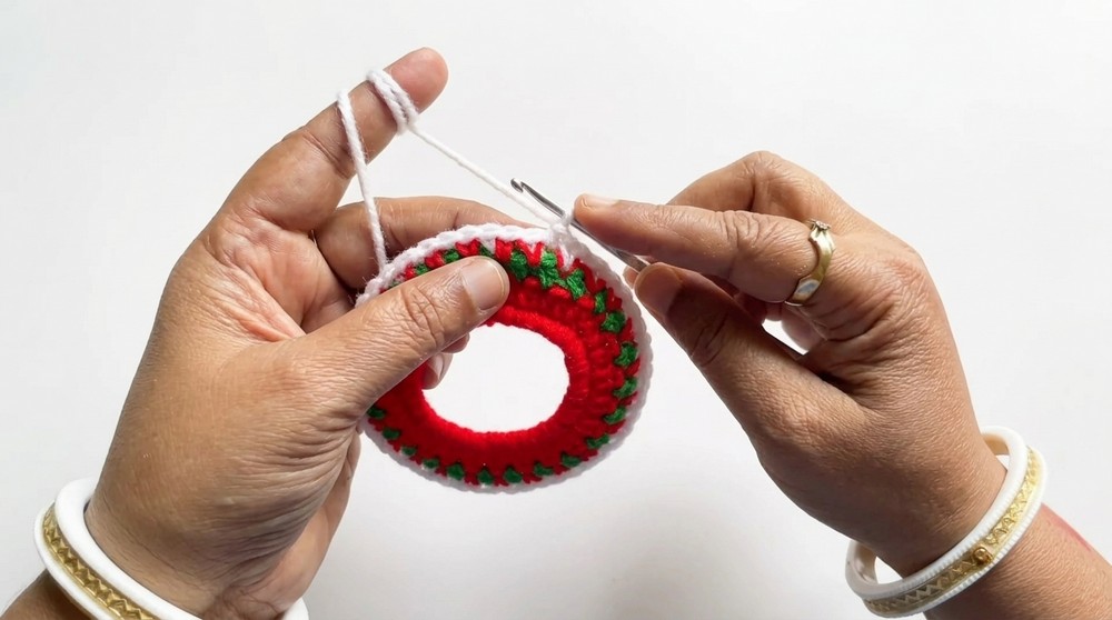 Crochet Christmas Wreath Pattern 3