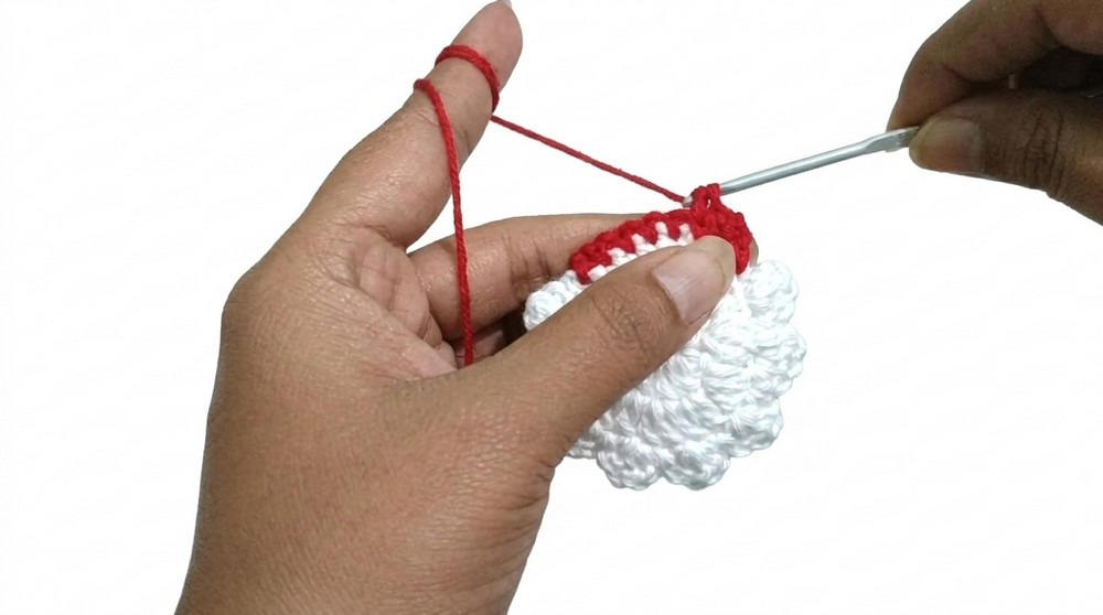 Crochet Santa Claus Keychain Pattern 2