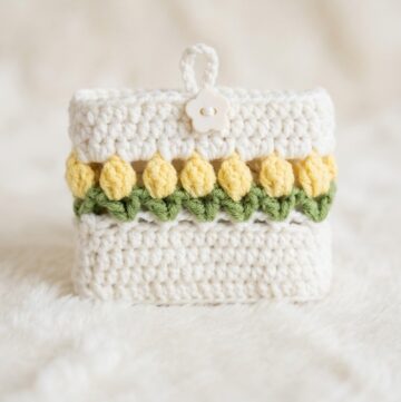Crochet Tulip AirPods Case Pattern 5