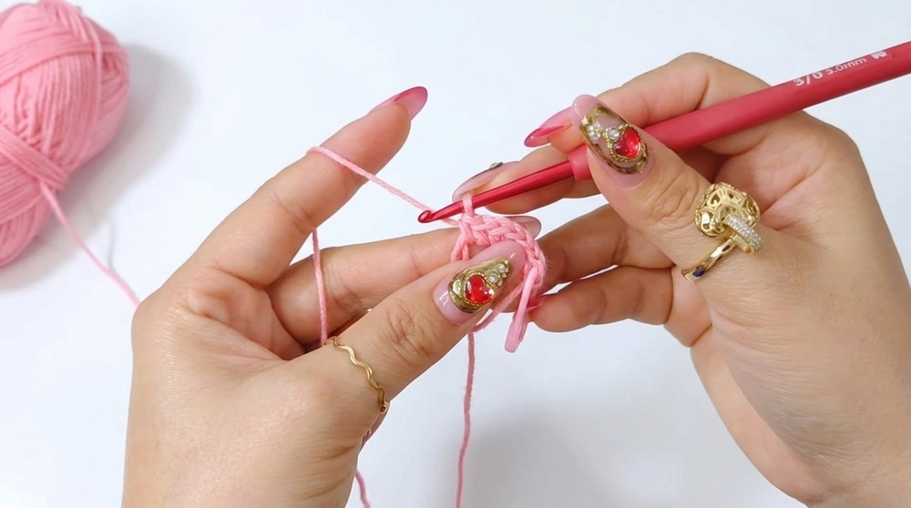 Crochet Tulip Bookmark Pattern 1
