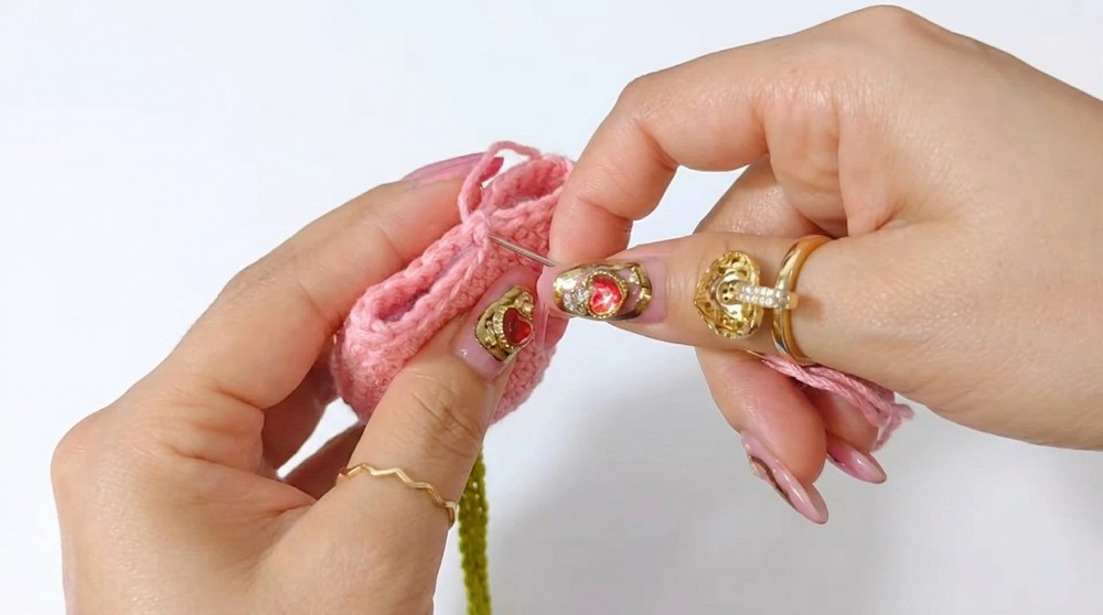 Crochet Tulip Bookmark Pattern 3