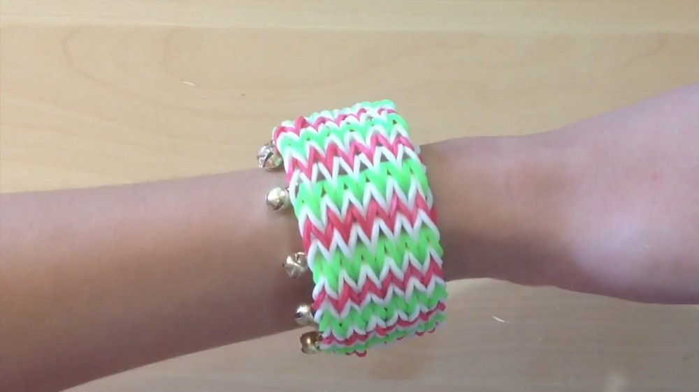 Christmas Rainbow Loom friendship bracelet Holiday tutorial 1