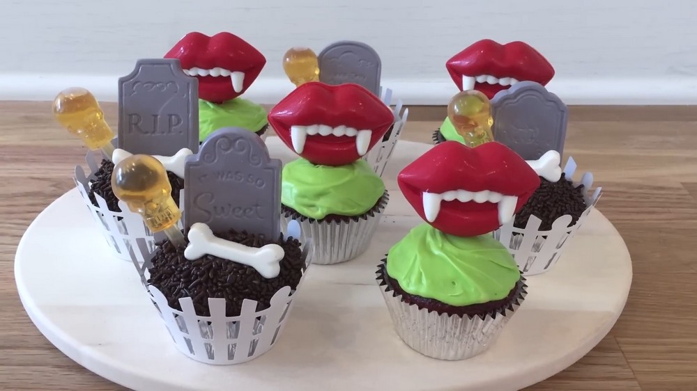 DIY Halloween Cupcakes 1