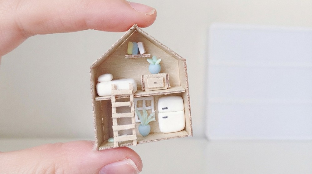 How to Use a DIY Mini House Pattern to Build a Detailed Model - DIYsCraftsy