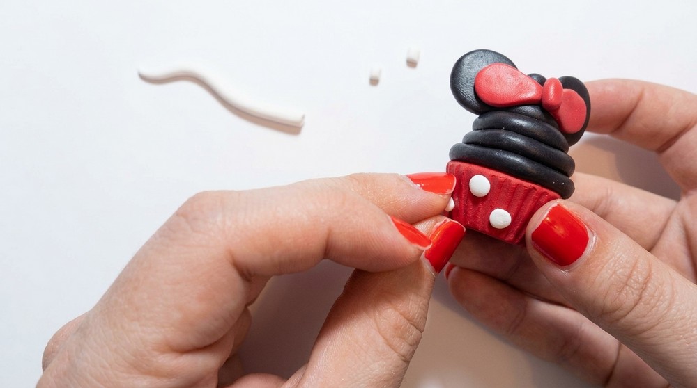 DIY Polymer Clay Cupcake Minnie Pattern 5