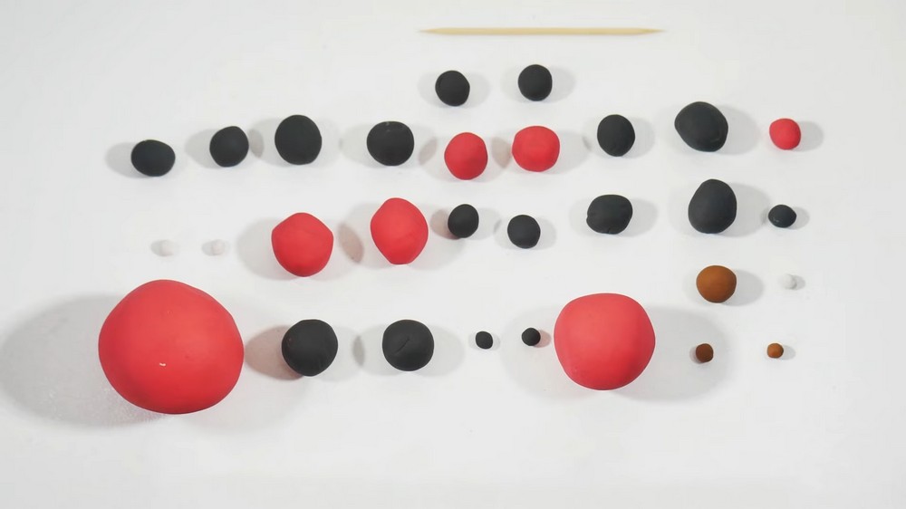 DIY Polymer Clay Chibi Deadpool Tutorial 1