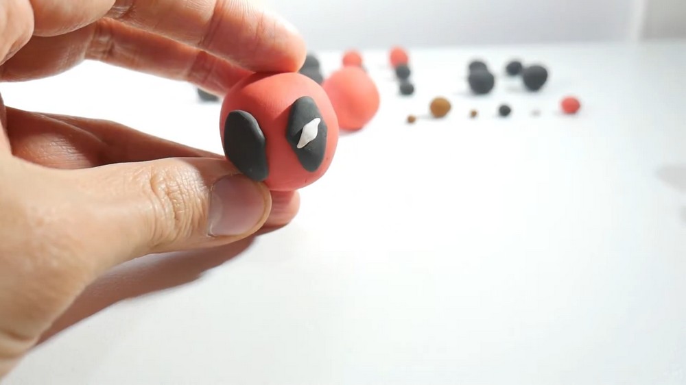 DIY Polymer Clay Chibi Deadpool Tutorial 2