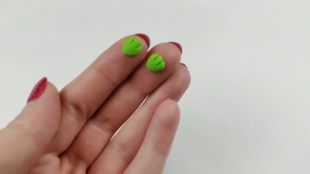 DIY Polymer Clay frog and pea-pod Tutorial 2