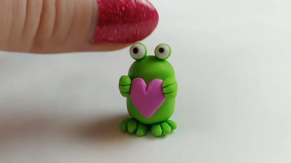 DIY Polymer Clay frog and pea-pod Tutorial 4