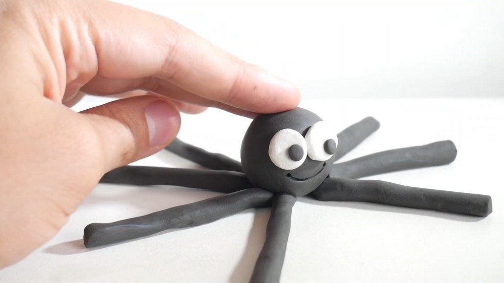 DIY Polymer Clay Spider Tutorial 4