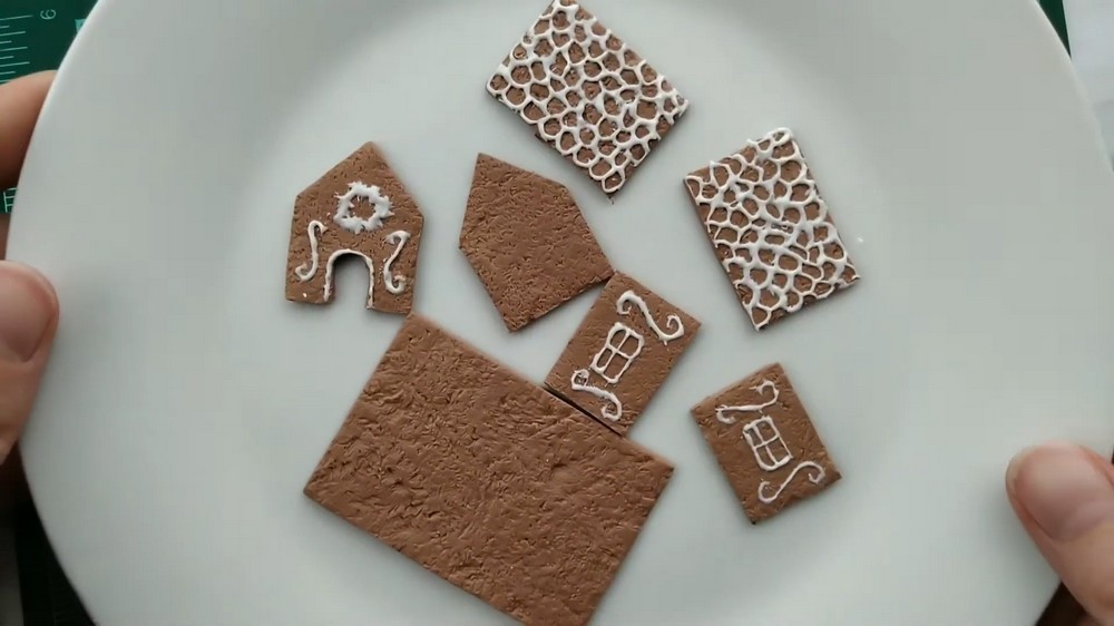 DIY Polymer Clay Gingerbread House Tutorial 3