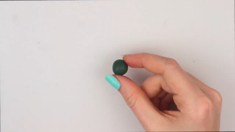 DIY Polymer Clay Christmas Tree Cupcake Tutorial 2